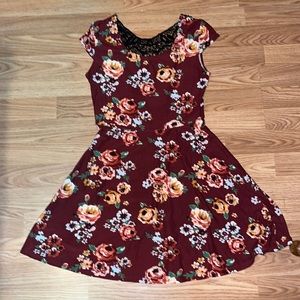 No Boundaries burgundy floral dress. Size M (7-9)